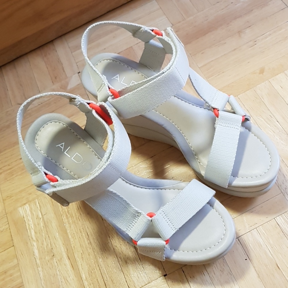 Aldo wedges